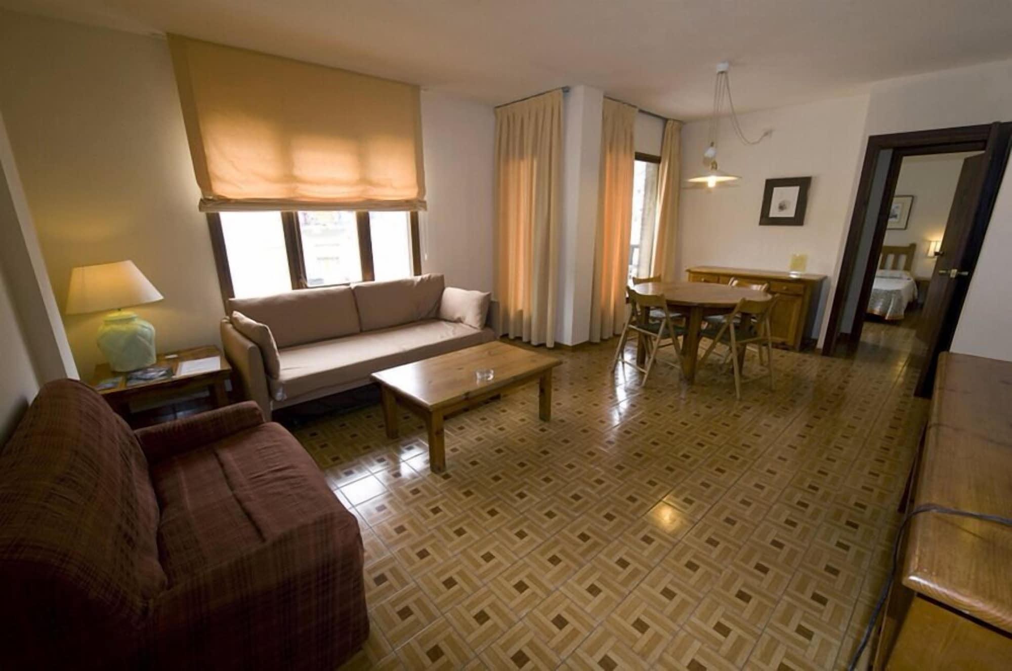 Apartamentos Pessets Adelaida Sort Zewnętrze zdjęcie