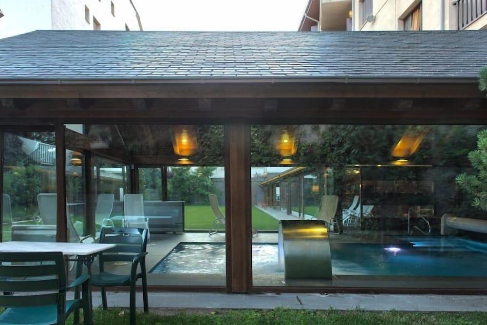 Apartamentos Pessets Adelaida Sort Zewnętrze zdjęcie