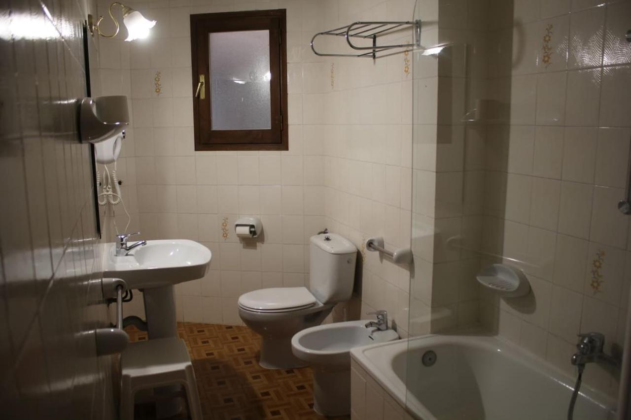 Apartamentos Pessets Adelaida Sort Zewnętrze zdjęcie